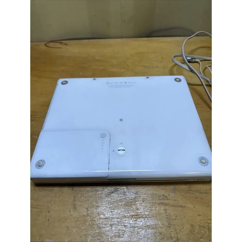 Vintage 2001 Apple iBook Laptop PowerPC G3 M6497 Power Tested
